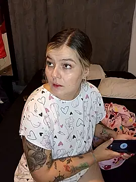 Snapshot of Fernandar2025 chatting on October 24, 2:08 am Fernandar2025 online show from October 24, 2:08 am