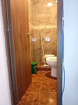 Snapshot of Fernandar2025 chatting on December 19, 10:06 pm Fernandar2025 online show from December 19, 10:06 pm