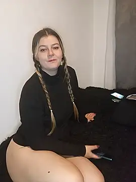 Snapshot of Fernandar2025 chatting on February 11, 2:27 am Fernandar2025 online show from February 11, 2:27 am