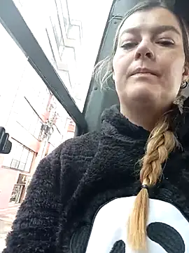 Snapshot of Fernandar2025 chatting on February 16, 10:06 pm Fernandar2025 online show from February 16, 10:06 pm