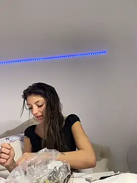 naughtybella05 online show from November 22, 8:19 pm