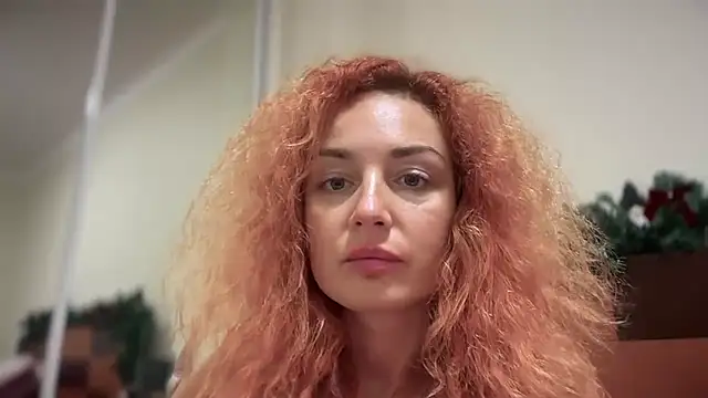 Snapshot of Reddgiirl chatting on November 27, 10:23 pm Reddgiirl online show from November 27, 10:23 pm