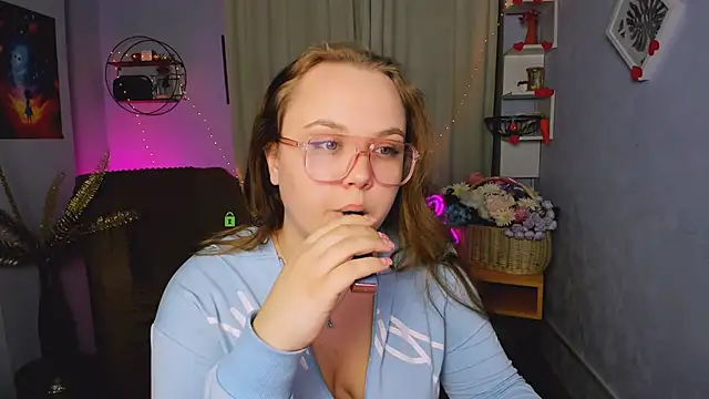 keri ti online show from April 8, 7:25 pm