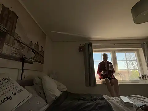 Curvy-Jinx online show from April 14, 7:36 am