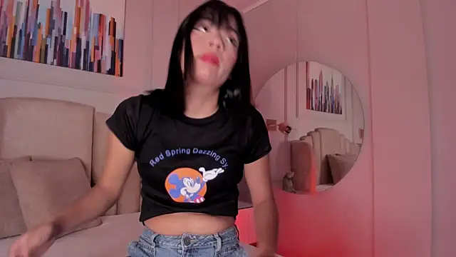 Snapshot of mia_kisses2 chatting on November 11, 3:39 am mia kisses2 online show from November 11, 3:39 am