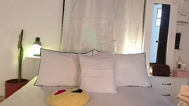 Snapshot of brunoorangel1 chatting on September 29, 5:18 pm brunoorangel1 online show from September 29, 5:18 pm