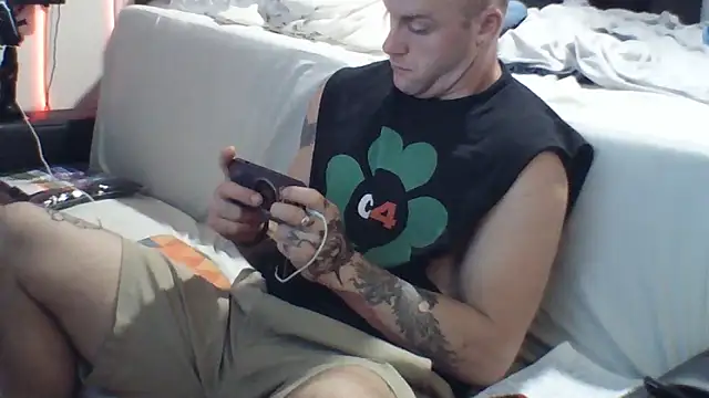 Luv2SuckBWC92 online show from September 14, 1:38 am