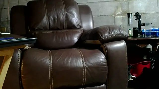 Luv2SuckBWC92 online show from December 20, 4:08 am