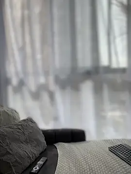 Sofi Leal online show from September 28, 1:05 pm