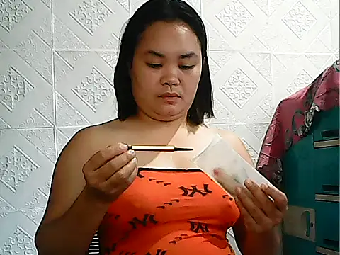 CreamyPussy4uxx online show from February 25, 2:32 am