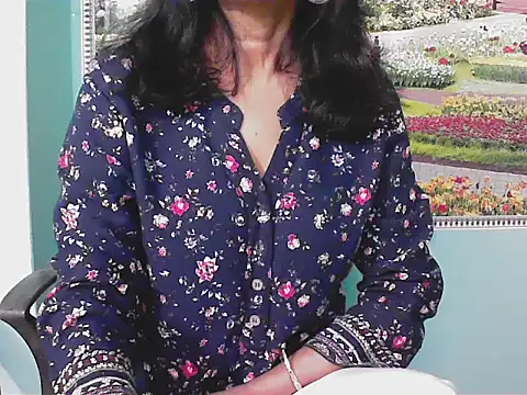 Snapshot of Lovely_bhabhi143 chatting on November 22, 5:39 am Lovely bhabhi143 online show from November 22, 5:39 am