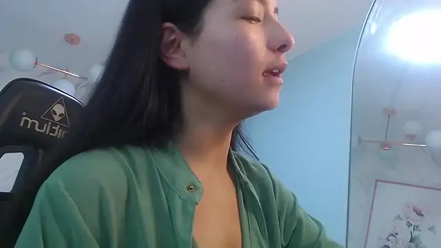 victoria hernandez t  online show from March 6, 1:07 pm