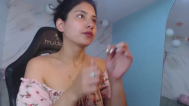 victoria hernandez t  online show from June 3, 2:33 pm