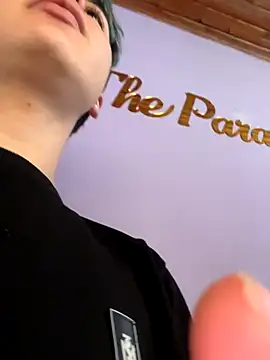 Snapshot of AlexanderCollman chatting on November 10, 12:04 pm AlexanderCollman online show from November 10, 12:04 pm