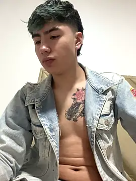 Snapshot of AlexanderCollman chatting on November 13, 6:40 pm AlexanderCollman online show from November 13, 6:40 pm