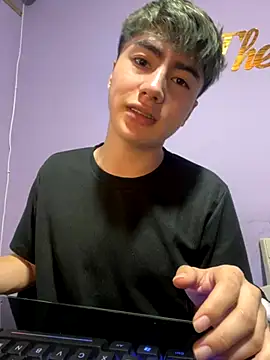 Snapshot of AlexanderCollman chatting on November 23, 3:28 am AlexanderCollman online show from November 23, 3:28 am