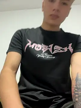 Snapshot of AlexanderCollman chatting on November 28, 7:49 pm AlexanderCollman online show from November 28, 7:49 pm