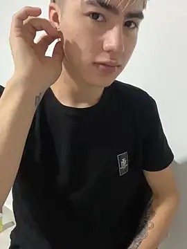 Snapshot of AlexanderCollman chatting on December 1, 8:14 pm AlexanderCollman online show from December 1, 8:14 pm