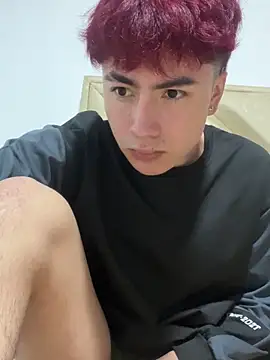 Snapshot of AlexanderCollman chatting on December 17, 7:25 am AlexanderCollman online show from December 17, 7:25 am