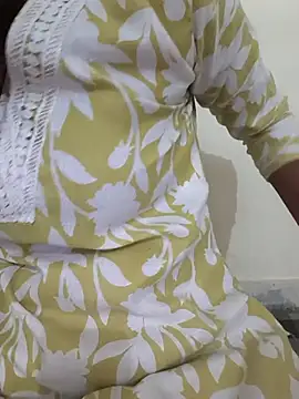 Snapshot of Alia-00 chatting on December 5, 3:26 am Alia-00 online show from December 5, 3:26 am