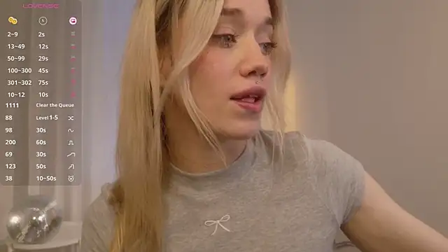 Snapshot of DiscoPotato chatting on September 28, 3:06 pm DiscoPotato online show from September 28, 3:06 pm