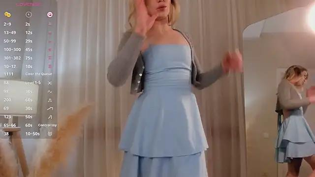 Snapshot of DiscoPotato chatting on November 16, 12:44 pm DiscoPotato online show from November 16, 12:44 pm