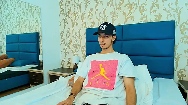 Snapshot of Marcus_Jeron chatting on November 7, 8:53 pm Marcus Jeron online show from November 7, 8:53 pm