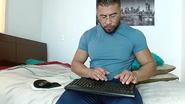 AntonyDAngelo25 online show from September 14, 9:25 pm