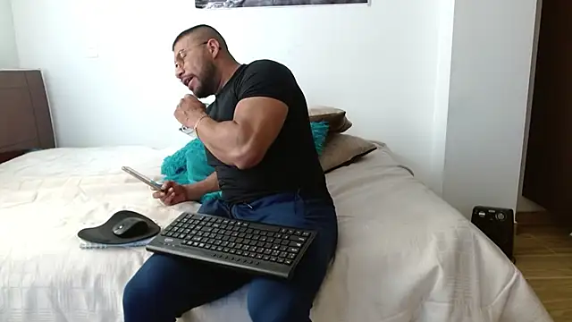 AntonyDAngelo25 online show from October 2, 4:47 pm