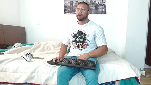 AntonyDAngelo25 online show from October 14, 8:31 pm