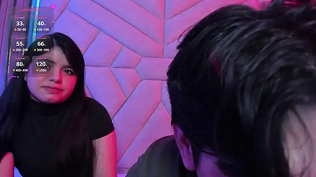 Snapshot of EmilyANDrew_ chatting on November 8, 5:18 am EmilyANDrew online show from November 8, 5:18 am