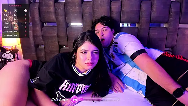 Snapshot of EmilyANDrew_ chatting on November 30, 5:44 am EmilyANDrew online show from November 30, 5:44 am