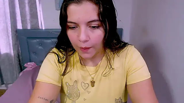 Snapshot of sarah_aguilar chatting on October 3, 7:00 pm sarah aguilar online show from October 3, 7:00 pm