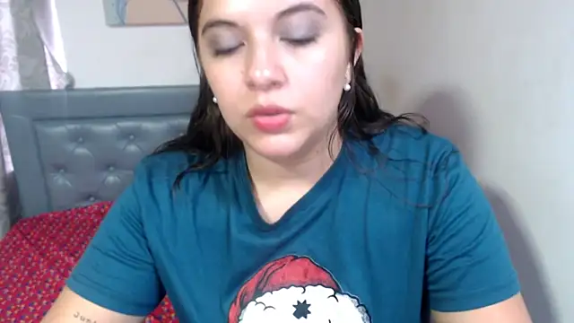 Snapshot of sarah_aguilar chatting on November 15, 9:11 pm sarah aguilar online show from November 15, 9:11 pm