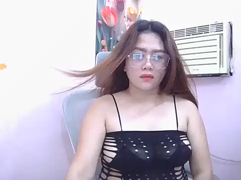 Snapshot of WildPussy4uxx chatting on November 5, 2:28 pm WildPussy4uxx online show from November 5, 2:28 pm