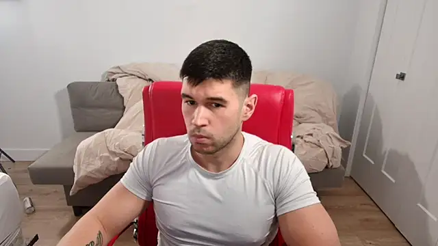 Snapshot of Sand0w chatting on November 13, 9:14 pm Sand0w online show from November 13, 9:14 pm