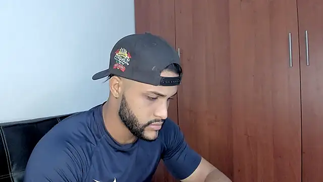 Snapshot of Pier_Simons chatting on October 19, 10:16 am Pier Simons online show from October 19, 10:16 am
