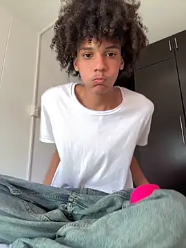 Snapshot of Max_Rain chatting on September 17, 8:10 pm Max Rain online show from September 17, 8:10 pm