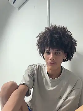 Snapshot of Max_Rain chatting on September 24, 1:42 am Max Rain online show from September 24, 1:42 am