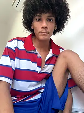 Snapshot of Max_Rain chatting on October 22, 7:35 pm Max Rain online show from October 22, 7:35 pm