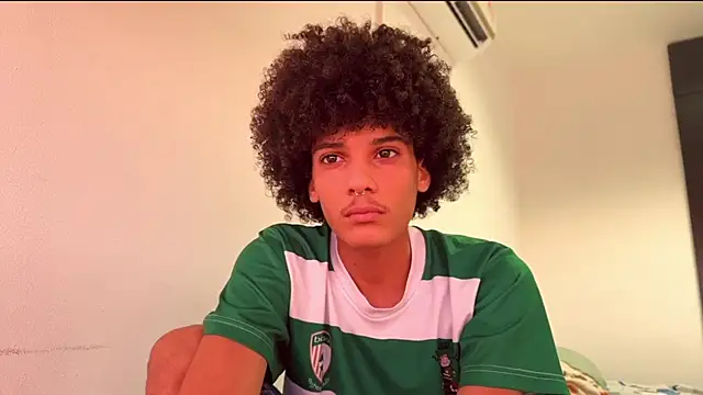 Snapshot of Max_Rain chatting on October 30, 8:09 pm Max Rain online show from October 30, 8:09 pm