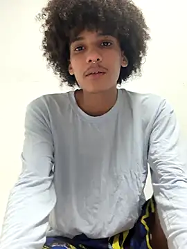 Snapshot of Max_Rain chatting on November 1, 12:23 am Max Rain online show from November 1, 12:23 am