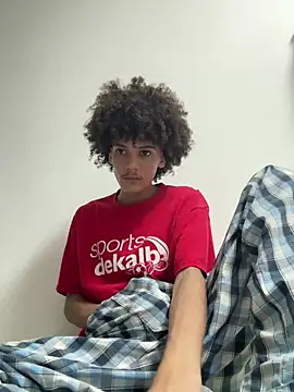 Snapshot of Max_Rain chatting on December 15, 11:14 am Max Rain online show from December 15, 11:14 am