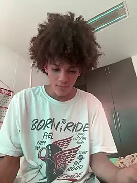 Max Rain online show from April 3, 6:28 pm