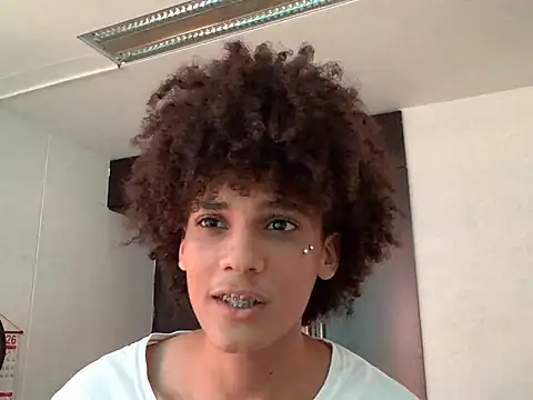 Max Rain online show from April 17, 9:18 pm