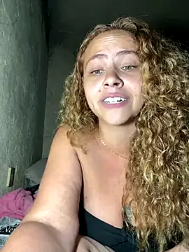 Chloe Leaozinho online show from December 5, 4:43 am