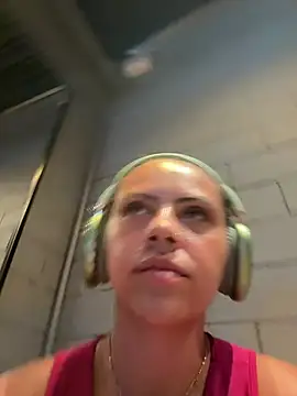 Chloe Leaozinho online show from February 23, 3:53 pm