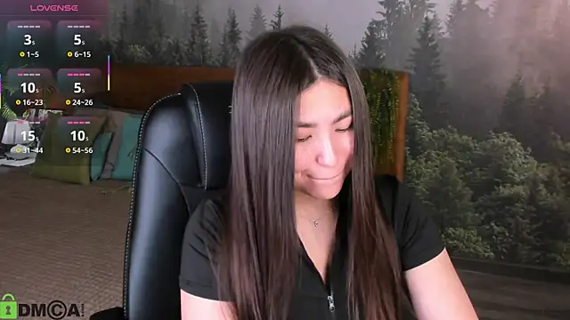 Megan Williamms online show from October 10, 9:30 am