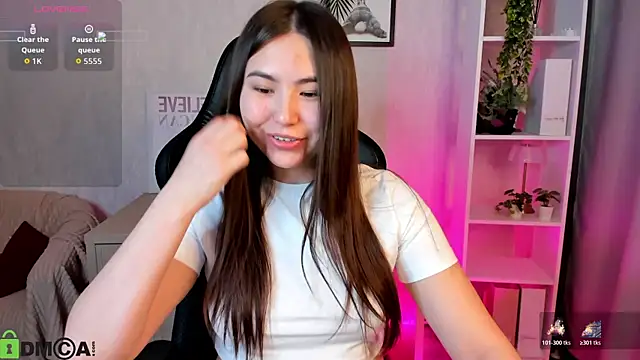 Megan Williamms online show from November 21, 9:41 am