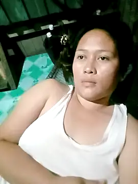 Snapshot of pretty_me092121 chatting on October 29, 9:33 am pretty me092121 online show from October 29, 9:33 am